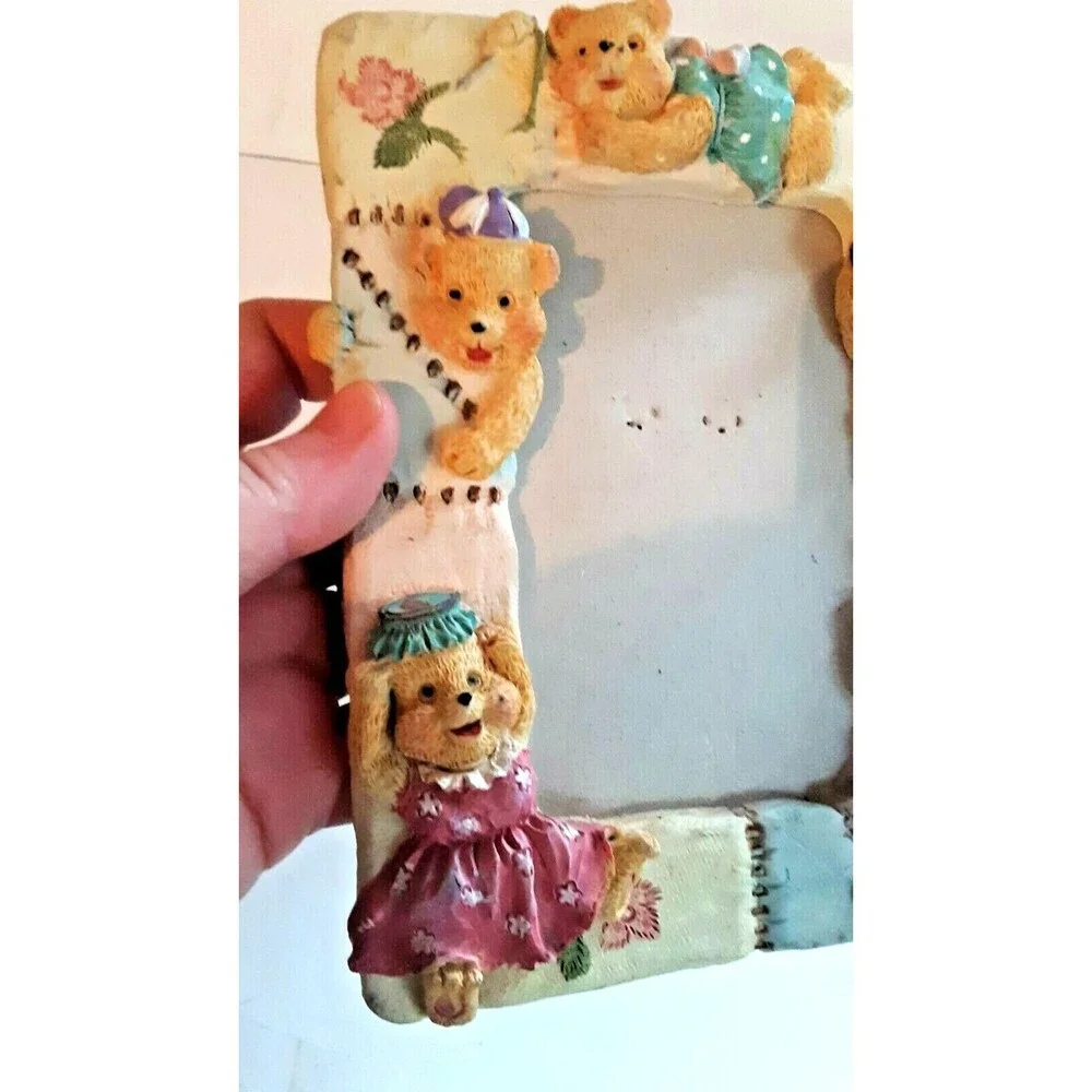 Picture Frame Bear Grandchildren Playing On Grandma's Quilt 4x6 Photo Vintage
